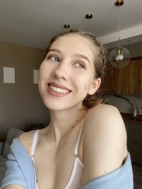 Алина Ахметжанова