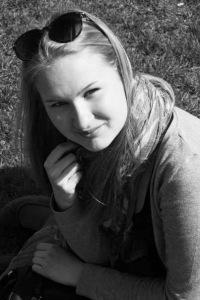 Оля Южакова