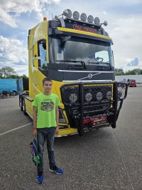 Александр Комаров